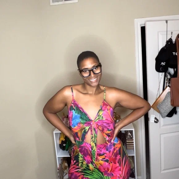 Floral midi dress , perfect for summer. New with tags - Picture 3 of 4